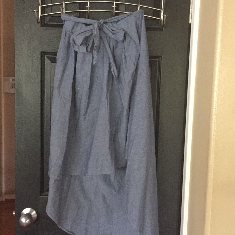 Denim skirt with bow